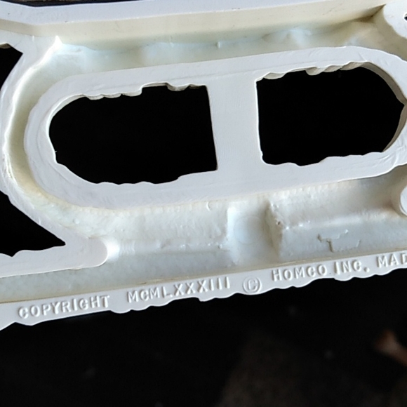 Homco white faux wicker mirror & shelf - Picture 14 of 16